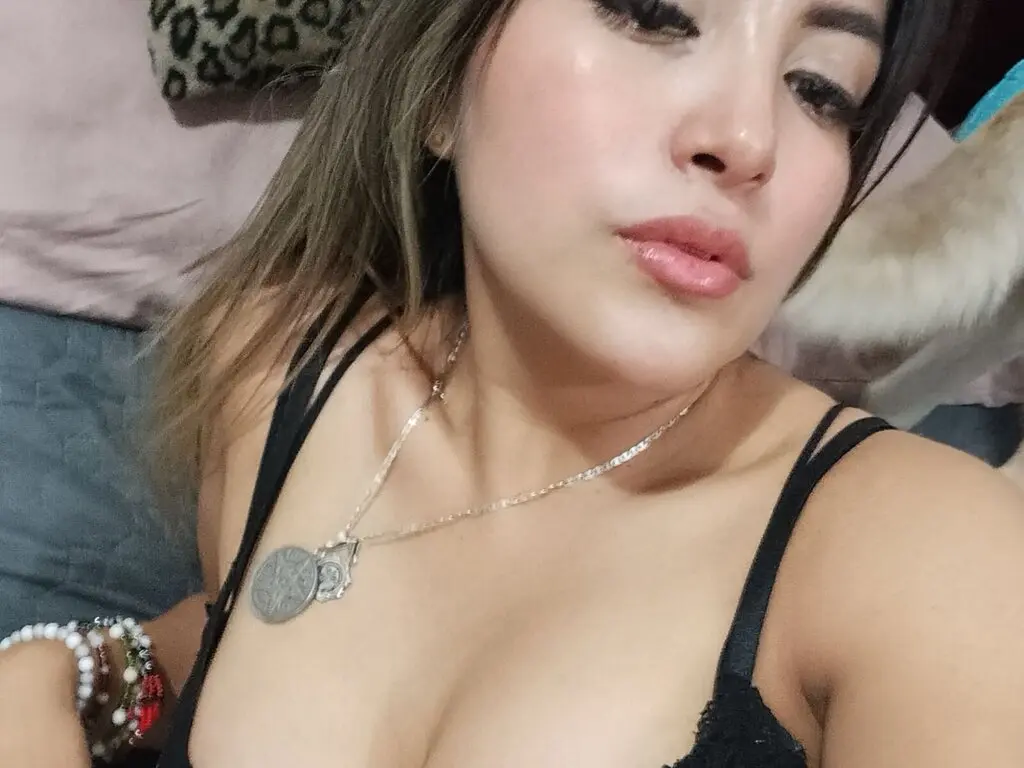 Discover AbigailRamirez VIP show