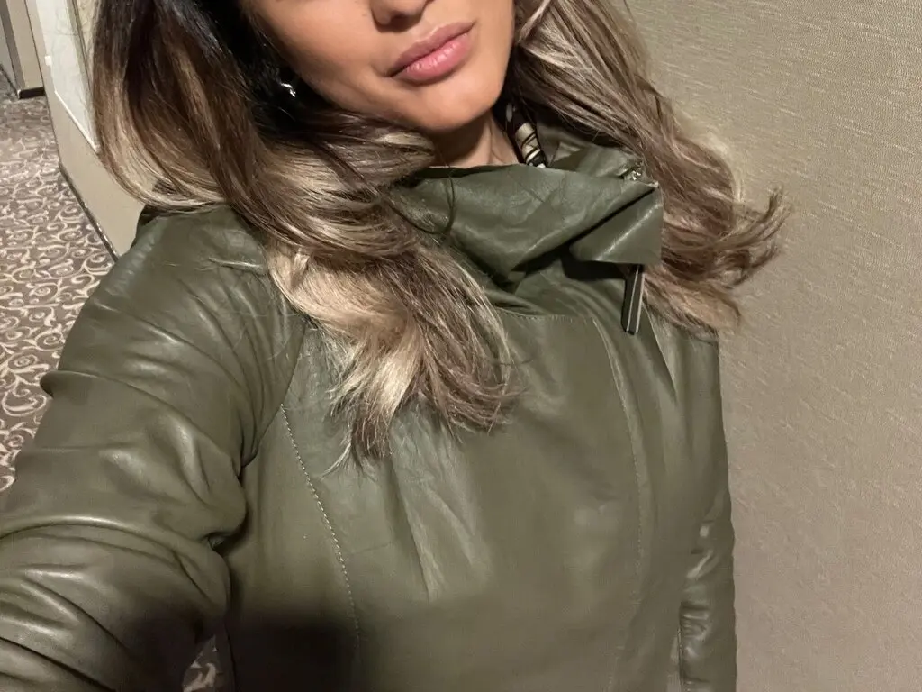 Discover AdriannaNova VIP show