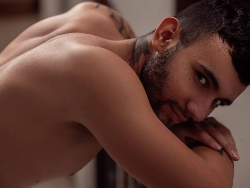 Discover AidanJacobs VIP show