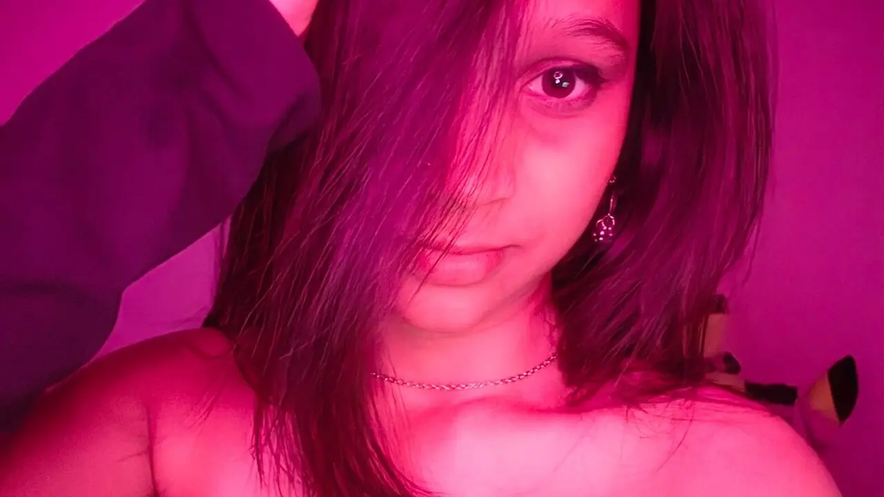 Discover AmairaSingh VIP show