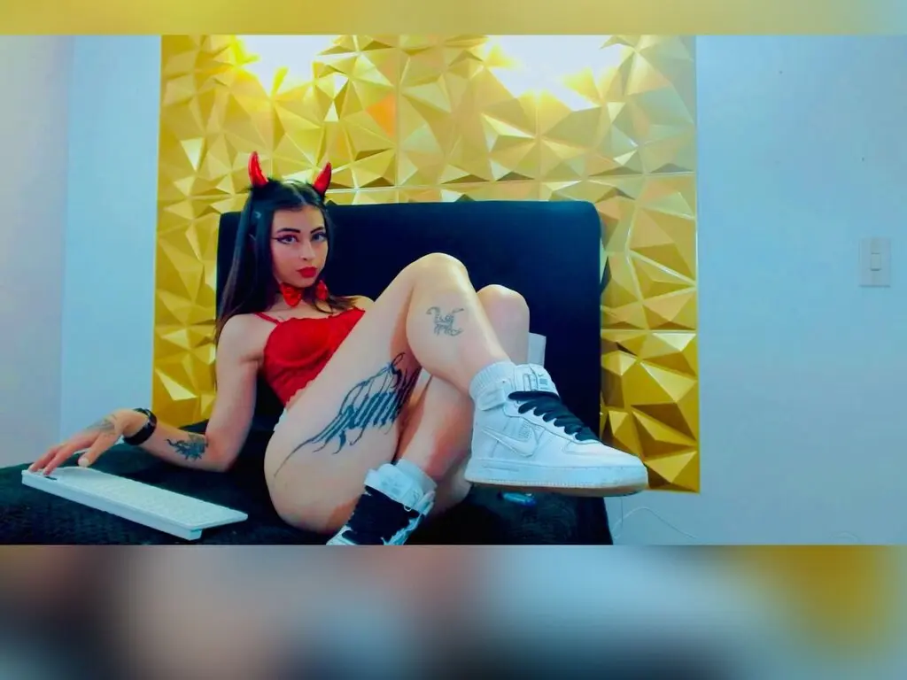 Discover AndreaGutieres VIP show