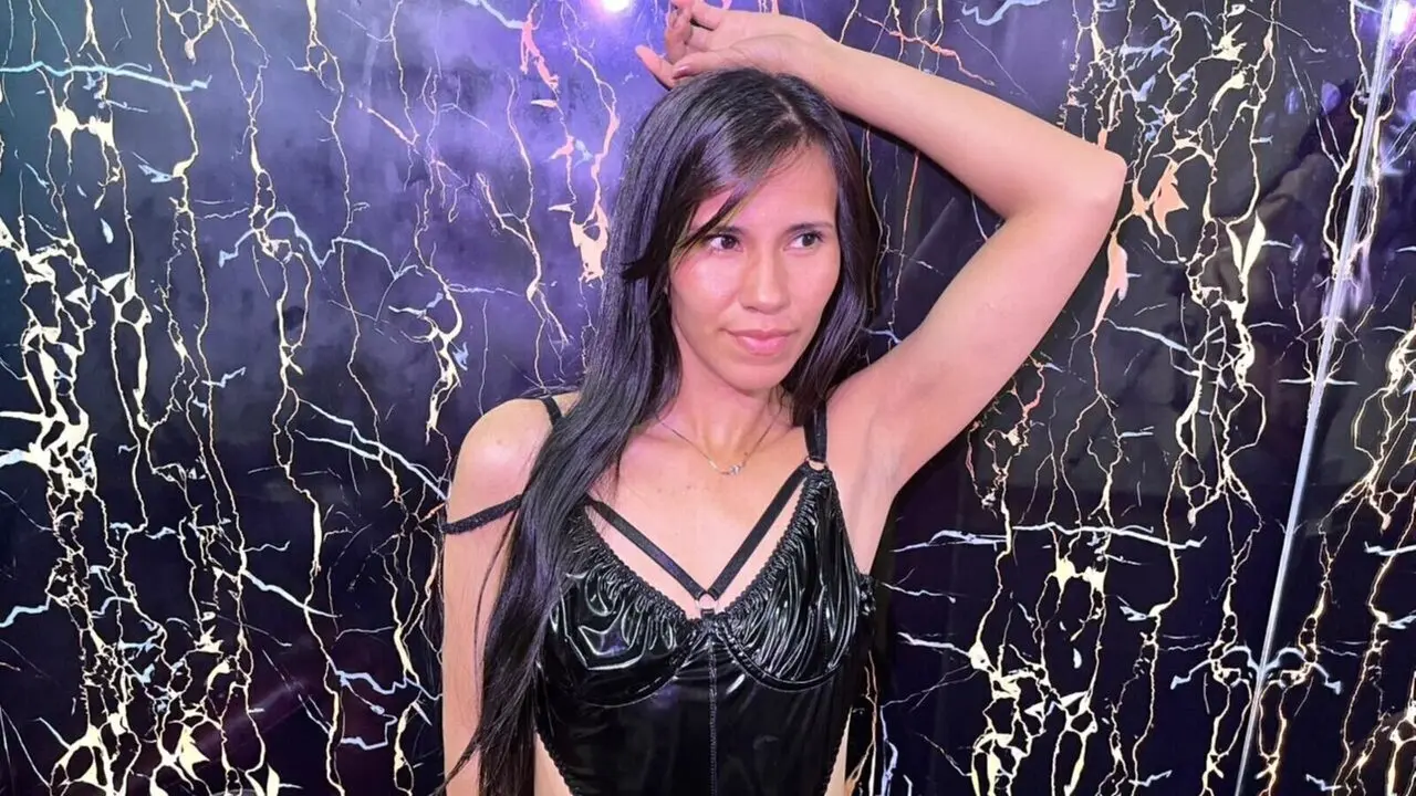 Discover AnnitaRogers VIP show