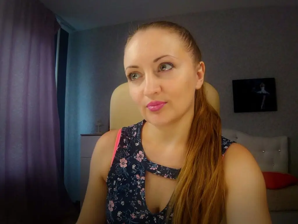 Discover BettyKlum VIP show