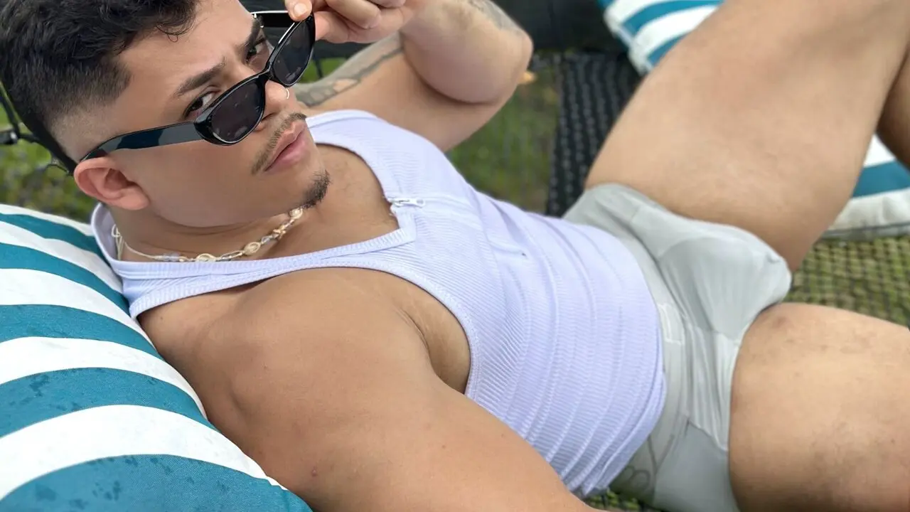 Discover CamiloBlack VIP show