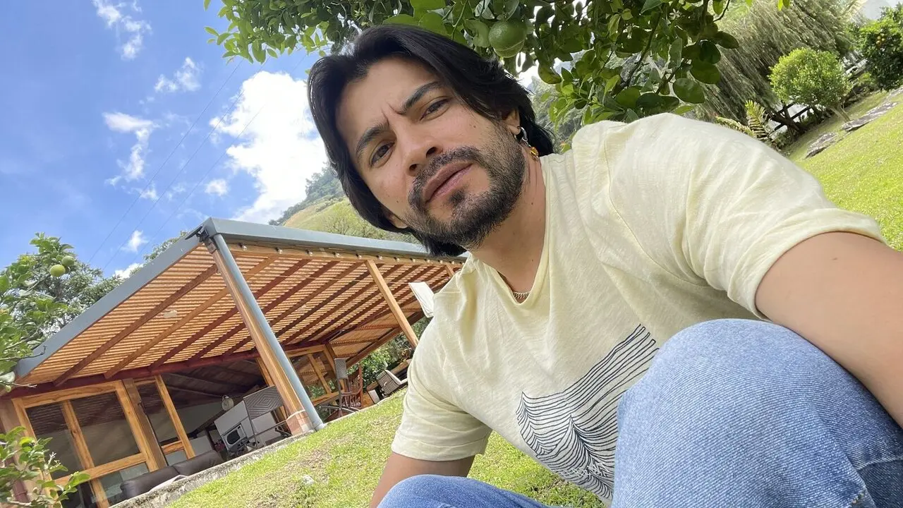 Discover ChriisPretty VIP show