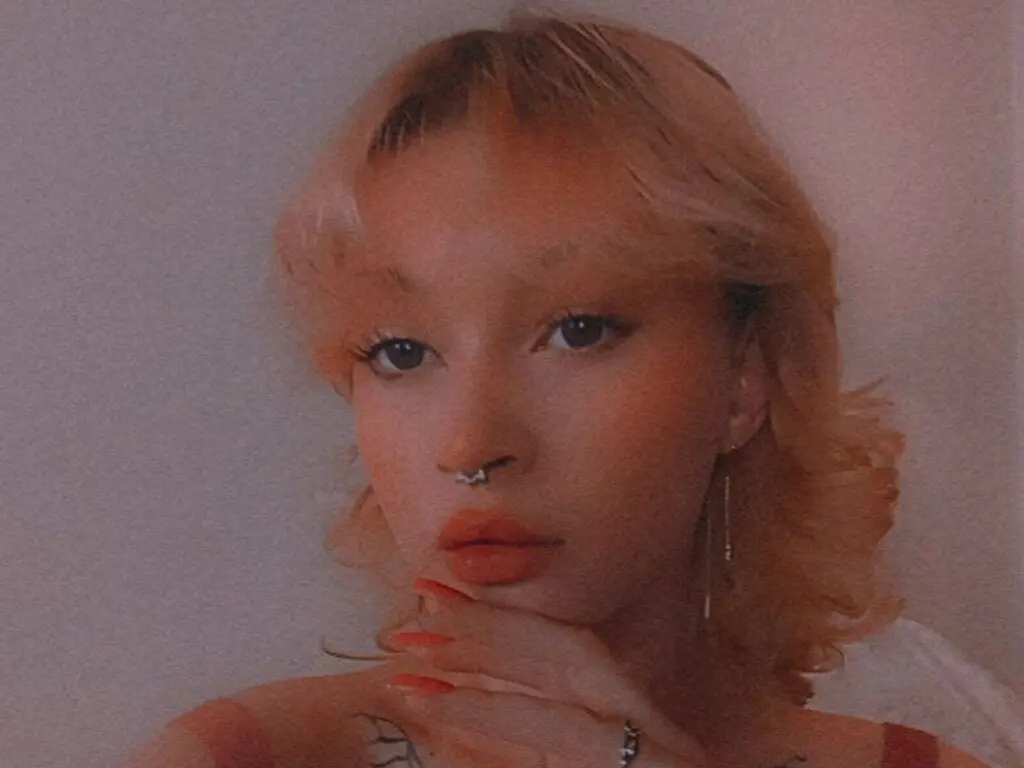 Discover EfieFrye VIP show