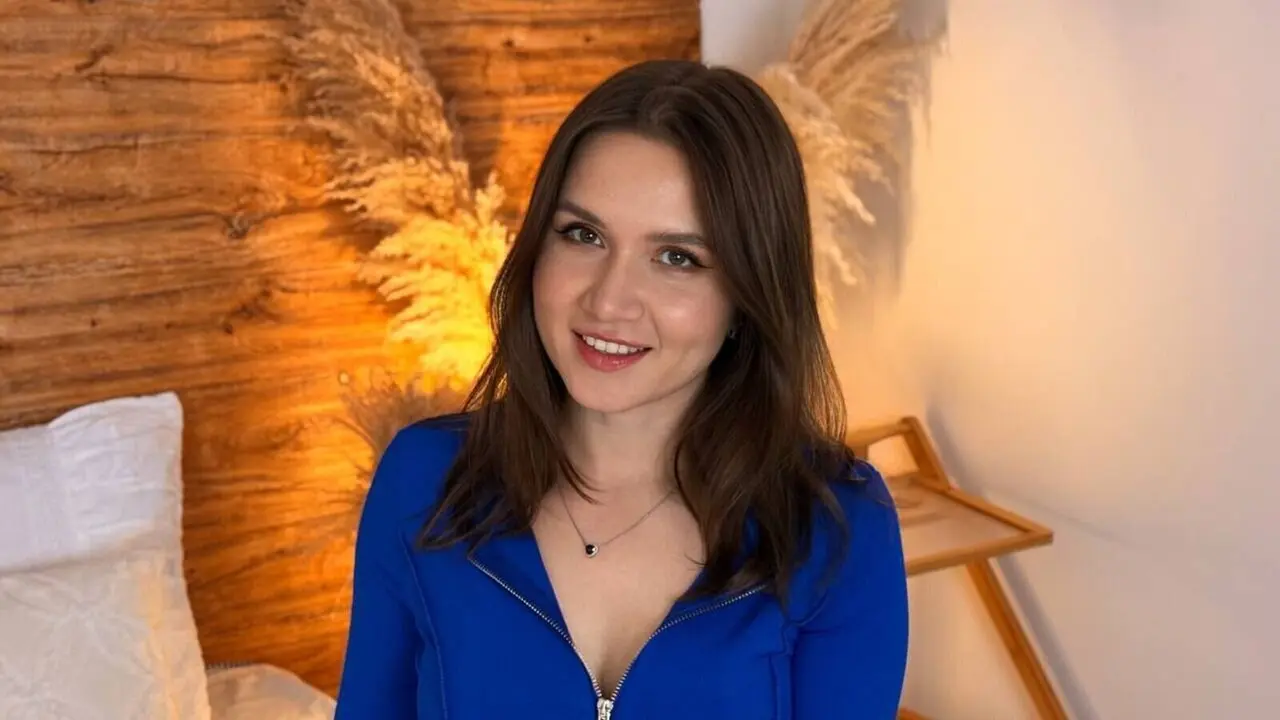 Discover EmilyWillis VIP show