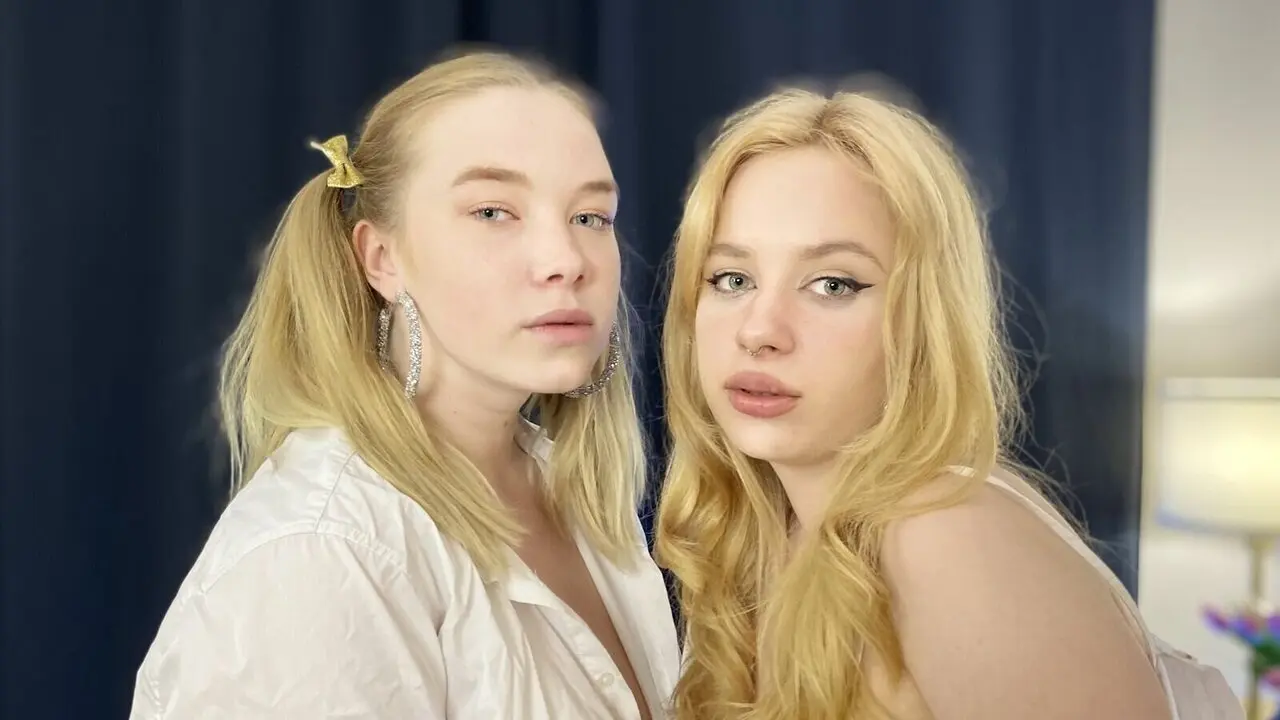 Discover EmilyandAlyse VIP show