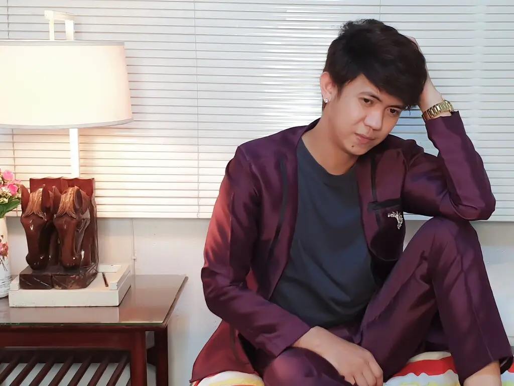 Discover fuckablejohnforU VIP show