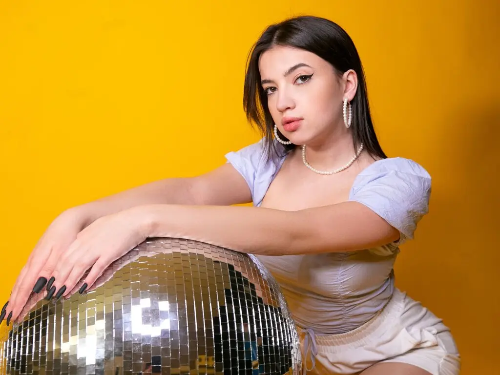 Discover HayleyFisher VIP show