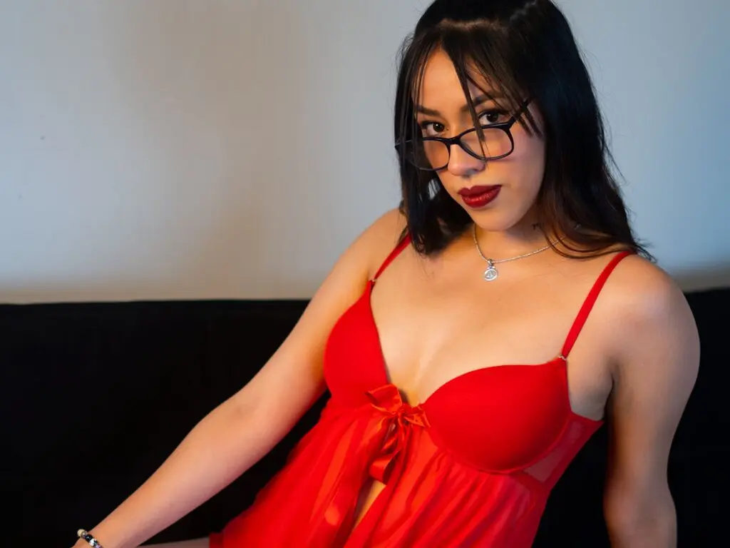 Discover IsaGarret VIP show