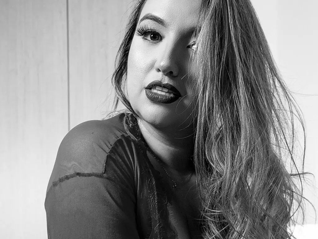 Discover IvetteMaguire VIP show