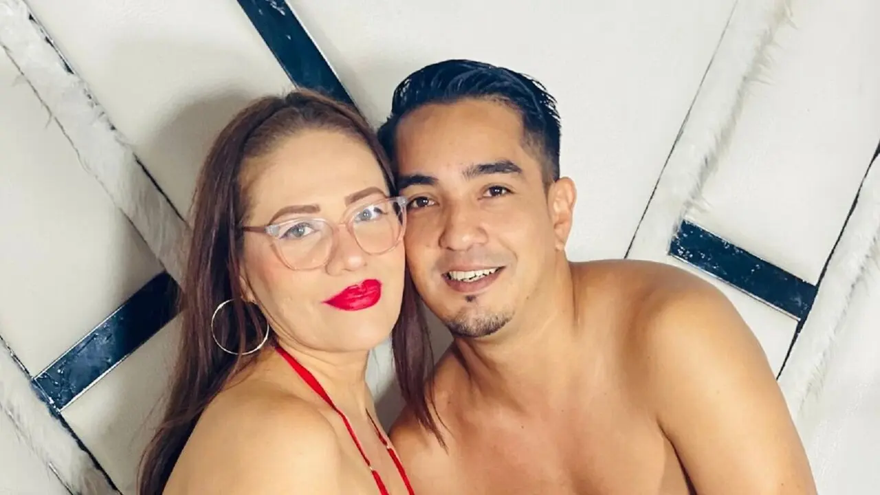 Discover JohanaAndMiller VIP show