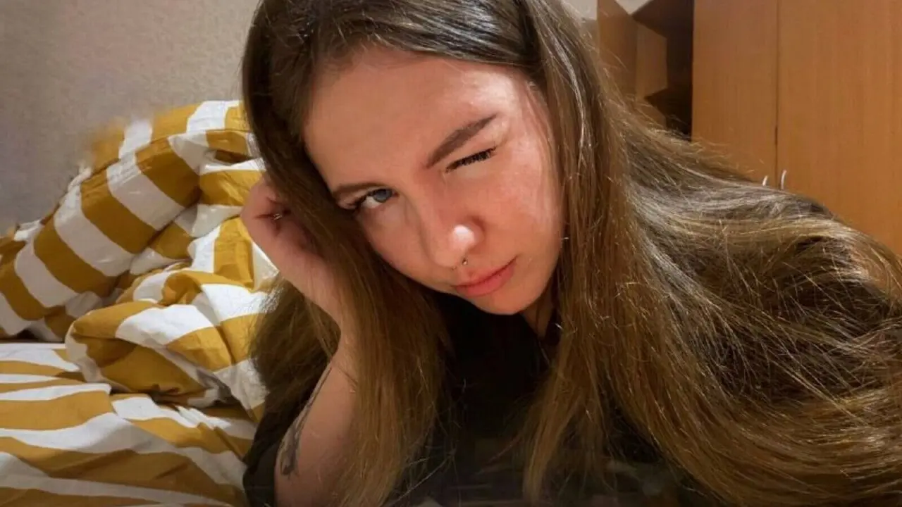 Discover KiraRustle VIP show