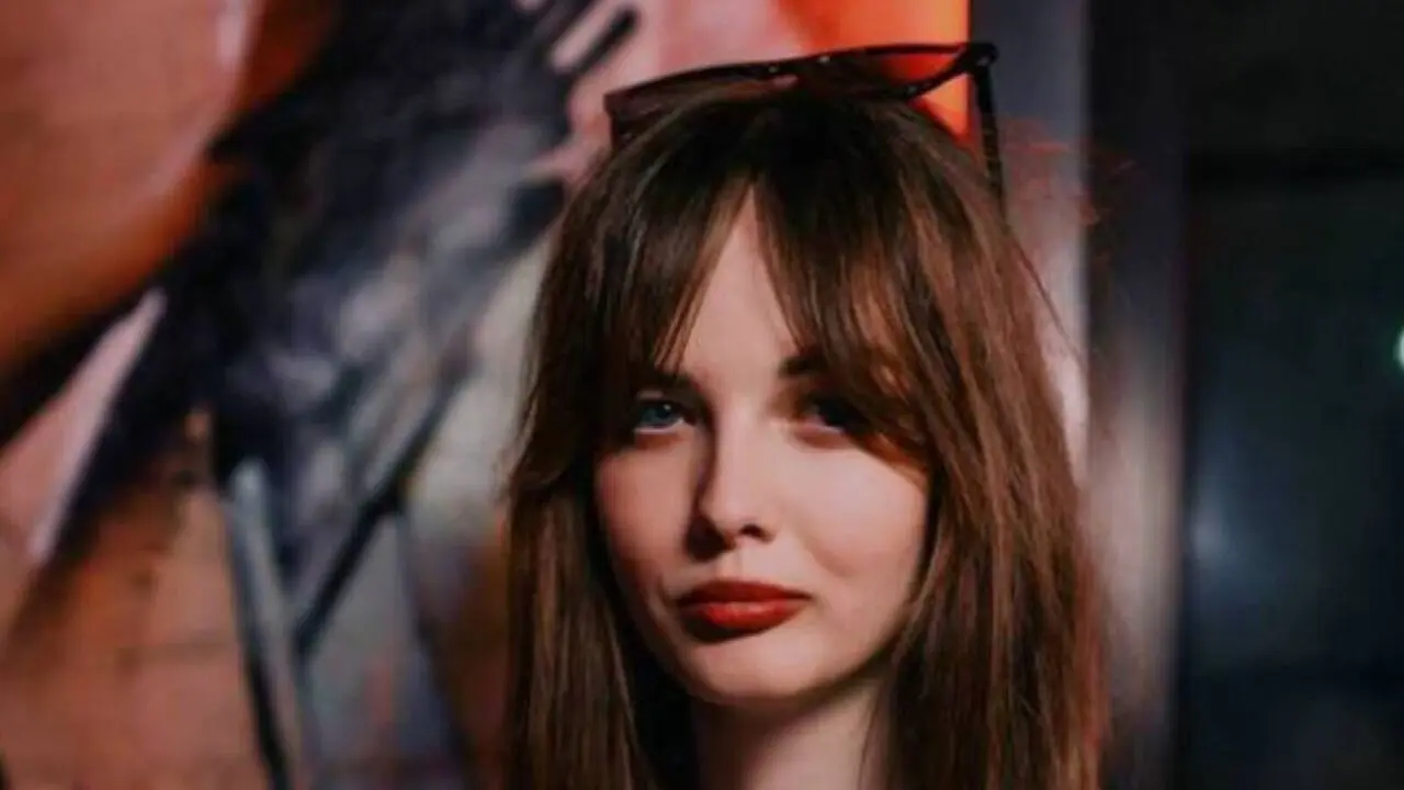 Discover LisaDrake VIP show