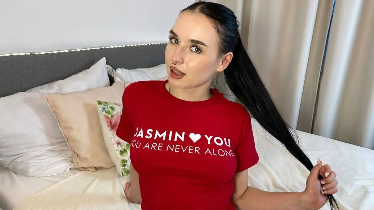 Discover LollyPoli VIP show