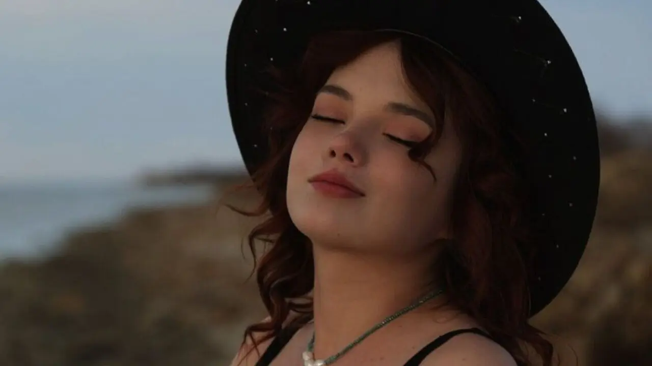 Discover MiaSari VIP show