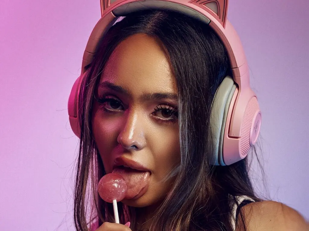 Discover MolyJay VIP show
