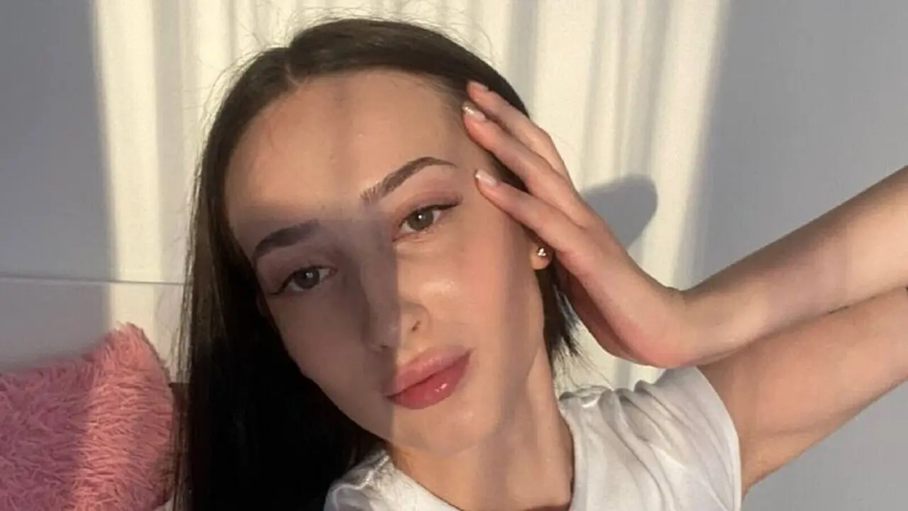 Discover MonikaGorgeous VIP show