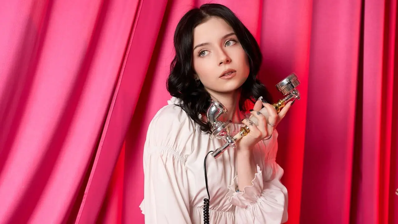 Discover RoseBerrys VIP show