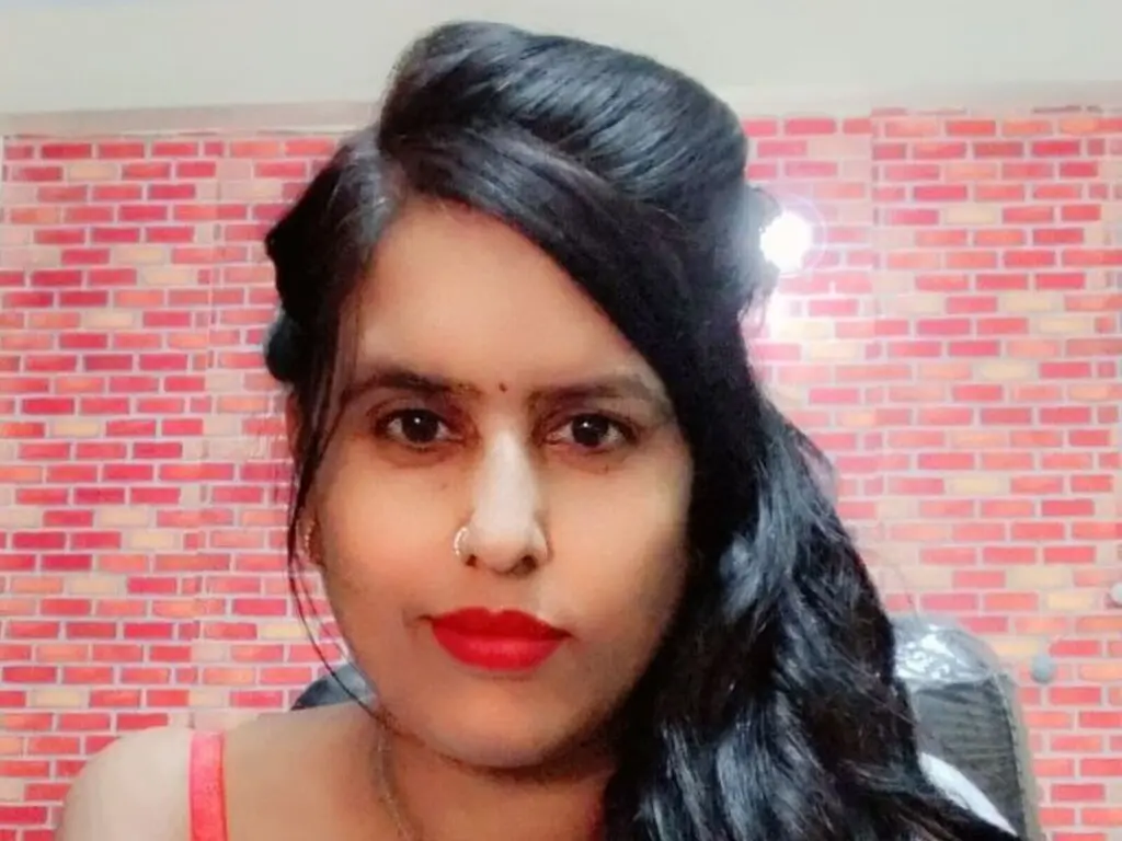 Discover SaraConway VIP show