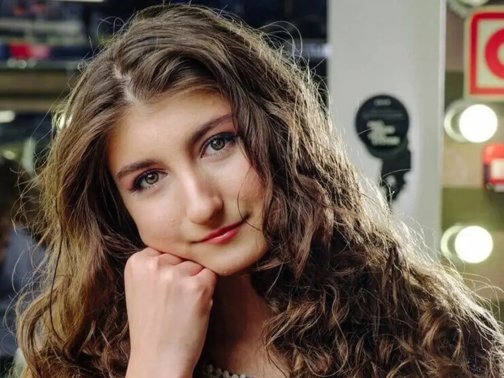 Discover SherryAver VIP show