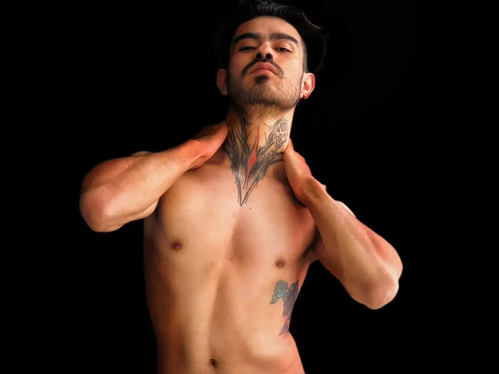 Discover StefanoEverett VIP show