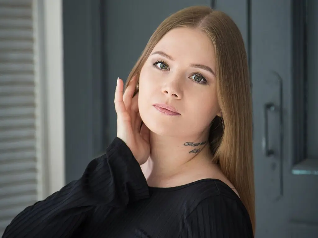 Discover YourChristinaxx VIP show