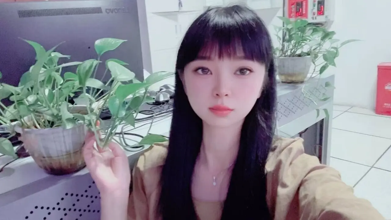 Discover ZhangXueqin VIP show